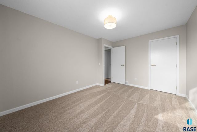 6713 W 53rd St Street, Sioux Falls, SD 57106