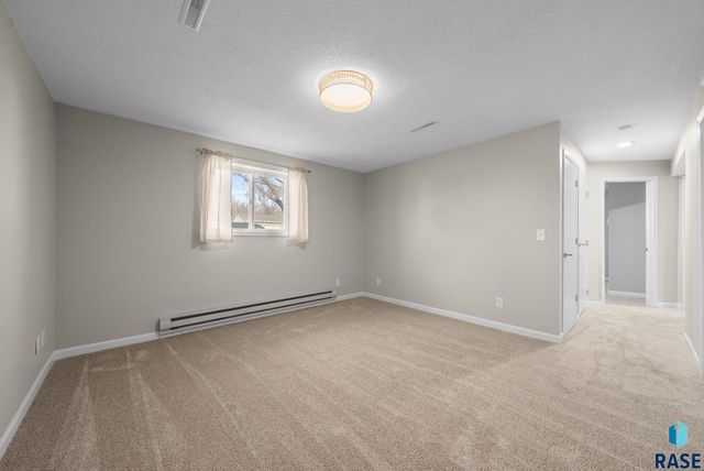 6713 W 53rd St Street, Sioux Falls, SD 57106