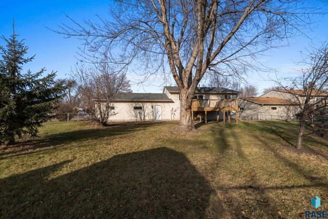 6713 W 53rd St Street, Sioux Falls, SD 57106