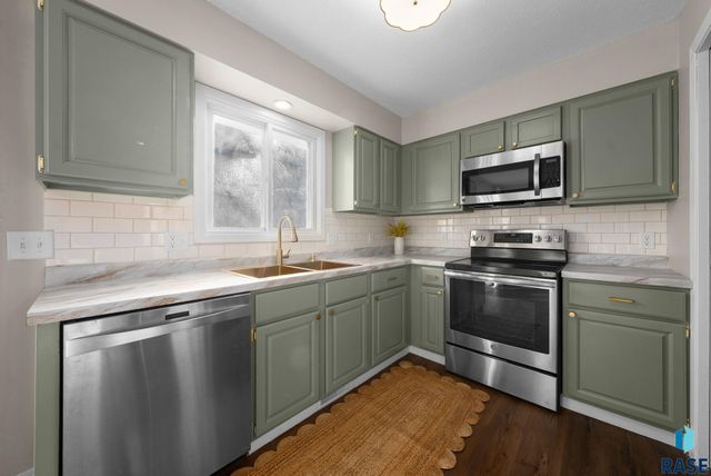 6713 W 53rd St Street, Sioux Falls, SD 57106