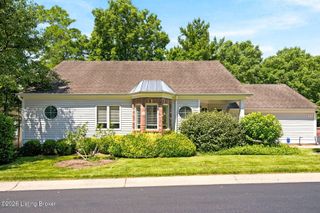 5403 Indian Woods Dr, Louisville, KY 40207