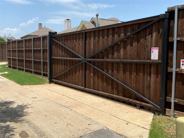 209 Longmeadow Drive, Coppell, TX 75019