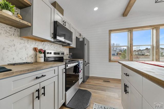 249 E Dawnview Dr, Pueblo West, CO 81007