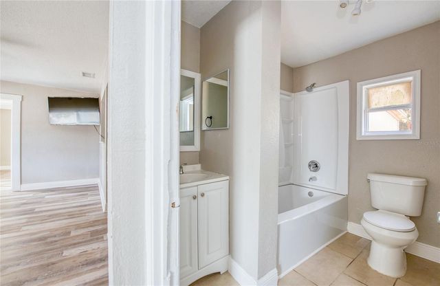 1516 E WATERS AVENUE, Tampa, FL 33604