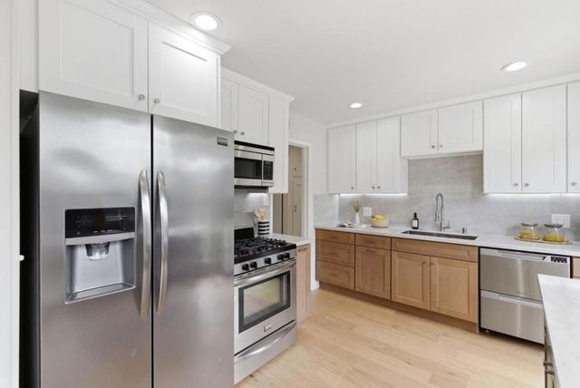 1112 Escalero Avenue, Pacifica, CA 94044