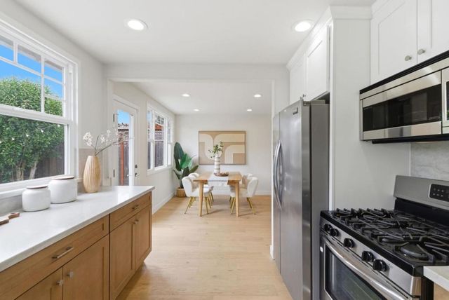 1112 Escalero Avenue, Pacifica, CA 94044