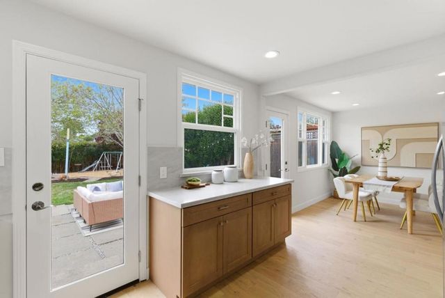 1112 Escalero Avenue, Pacifica, CA 94044