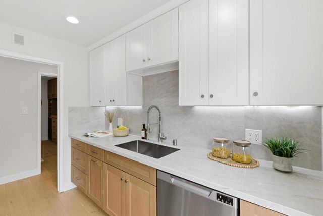 1112 Escalero Avenue, Pacifica, CA 94044