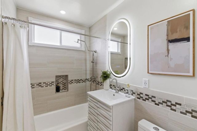 1112 Escalero Avenue, Pacifica, CA 94044