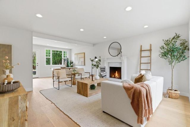 1112 Escalero Avenue, Pacifica, CA 94044