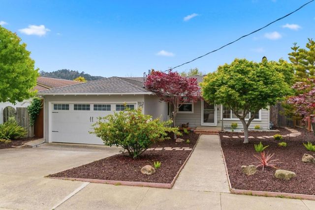 1112 Escalero Avenue, Pacifica, CA 94044