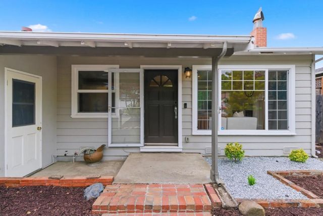 1112 Escalero Avenue, Pacifica, CA 94044