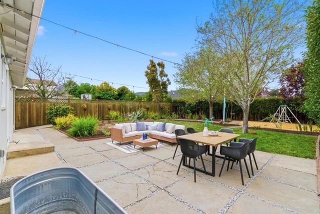 1112 Escalero Avenue, Pacifica, CA 94044
