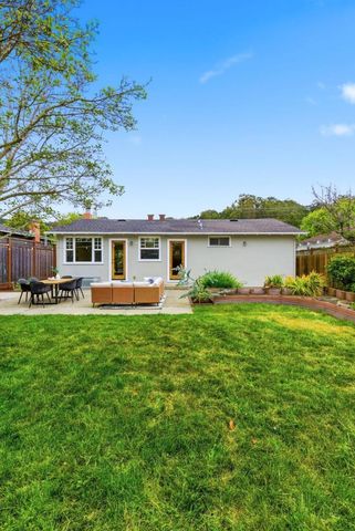 1112 Escalero Avenue, Pacifica, CA 94044