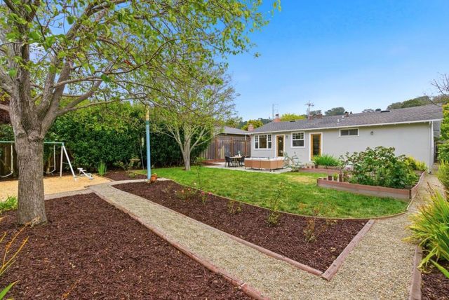 1112 Escalero Avenue, Pacifica, CA 94044