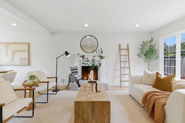 1112 Escalero Avenue, Pacifica, CA 94044