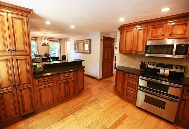 450 Summer St, Bridgewater, MA 02324