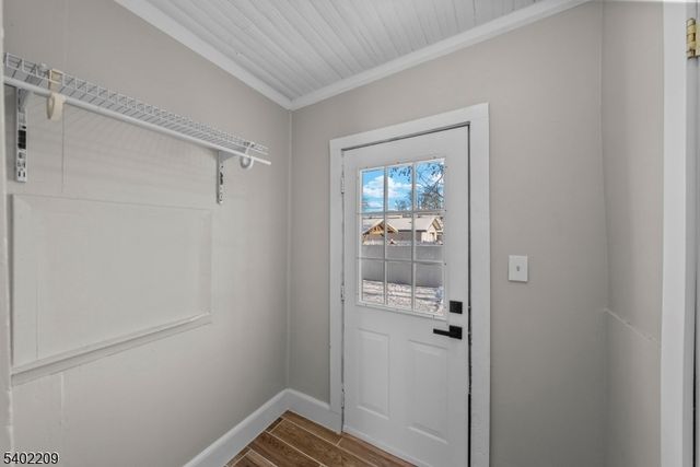 1996 Barnett St, Rahway City, NJ 07065