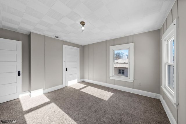 1996 Barnett St, Rahway City, NJ 07065