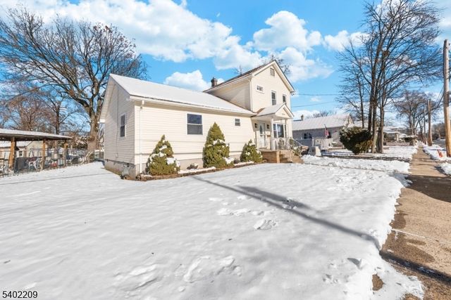 1996 Barnett St, Rahway City, NJ 07065