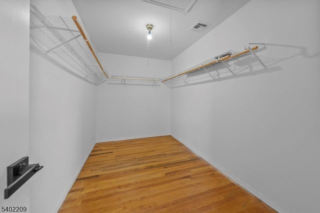 1996 Barnett St, Rahway City, NJ 07065