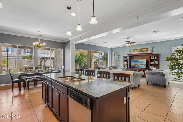 10556 E MENDOZA Avenue, Mesa, AZ 85209