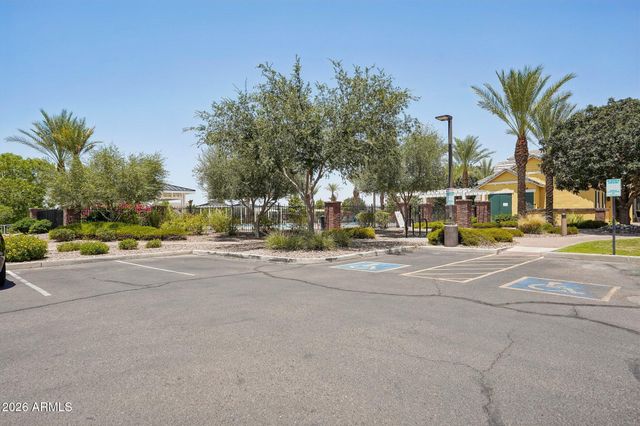 10556 E MENDOZA Avenue, Mesa, AZ 85209