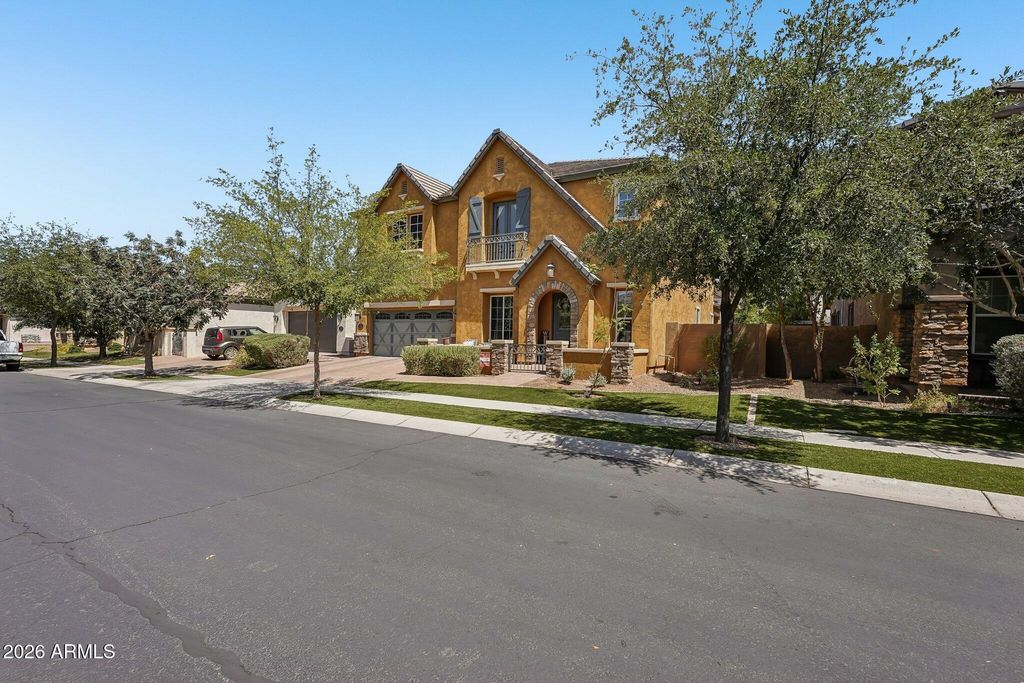 10556 E MENDOZA Avenue, Mesa, AZ 85209 — photo 4