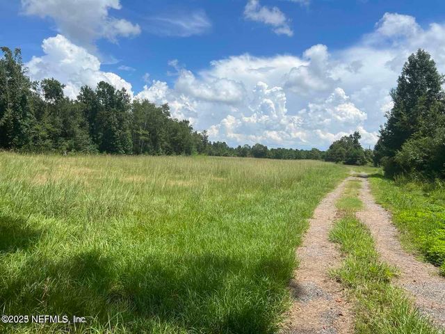 8484 NW 229 A Street, Starke, FL 32091