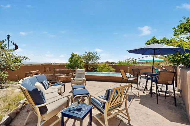 2000 W Mate Court NE, Rio Rancho, NM 87144