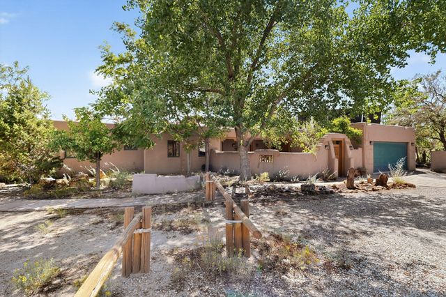 2000 W Mate Court NE, Rio Rancho, NM 87144