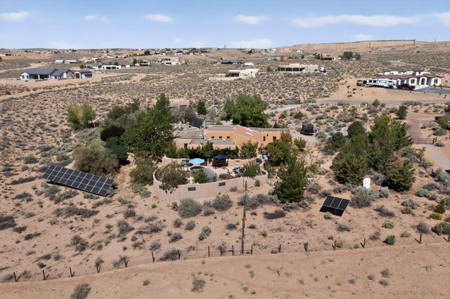 2000 W Mate Court NE, Rio Rancho, NM 87144