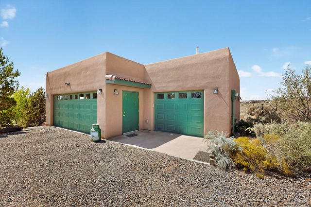 2000 W Mate Court NE, Rio Rancho, NM 87144
