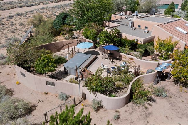 2000 W Mate Court NE, Rio Rancho, NM 87144