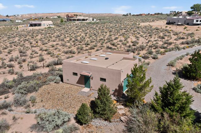 2000 W Mate Court NE, Rio Rancho, NM 87144