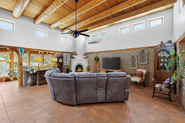 2000 W Mate Court NE, Rio Rancho, NM 87144