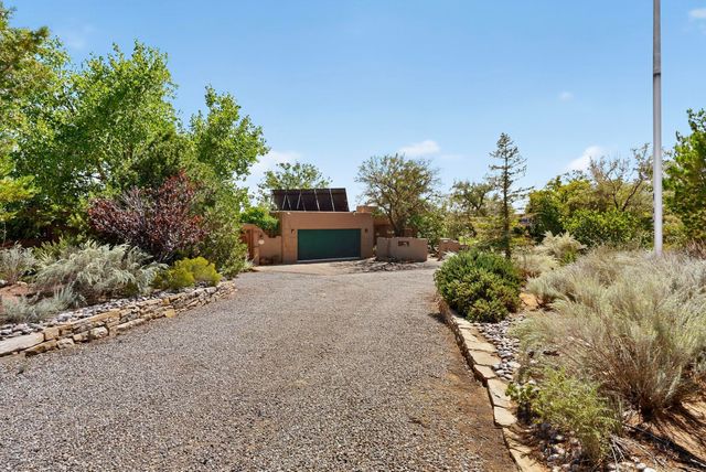 2000 W Mate Court NE, Rio Rancho, NM 87144