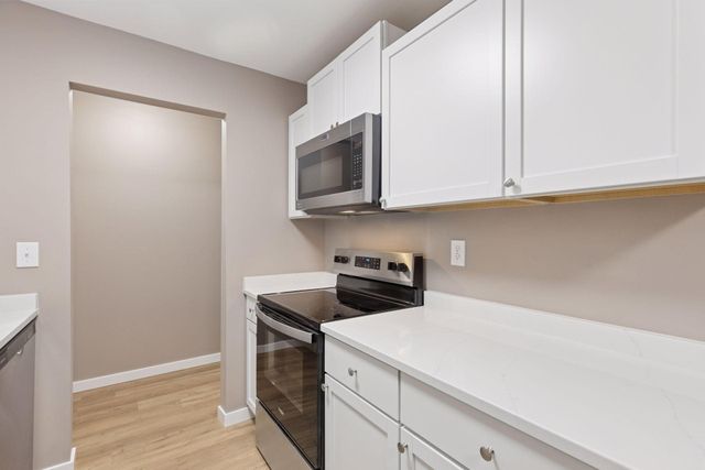 3431 Kent Street 704, Shoreview, MN 55126