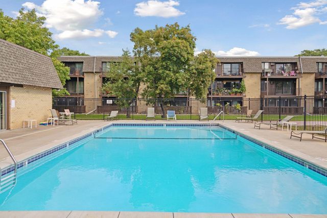 3431 Kent Street 704, Shoreview, MN 55126