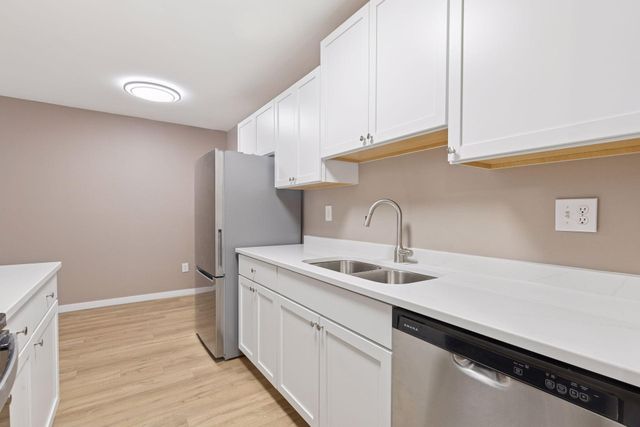 3431 Kent Street 704, Shoreview, MN 55126