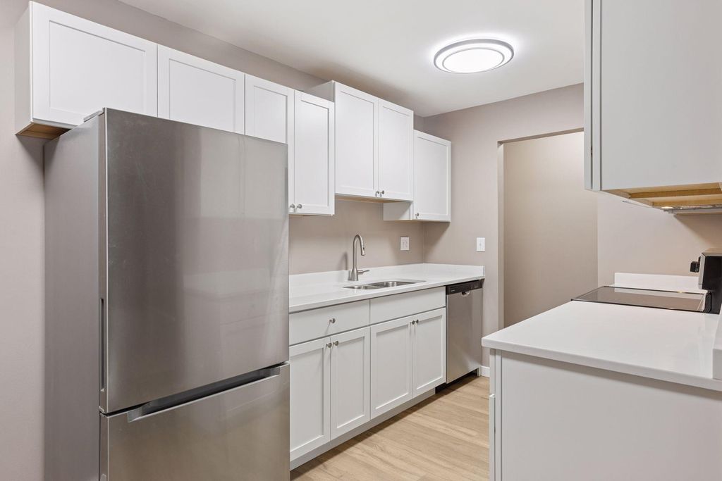 3431 Kent Street 704, Shoreview, MN 55126