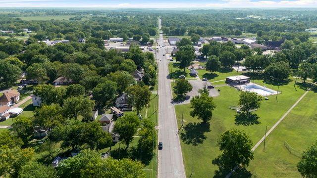 320 W Tahlequah Avenue, Vinita, OK 74301