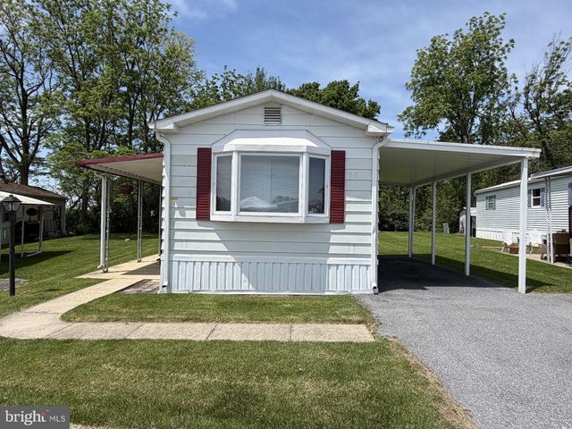 27 RIDGEWOOD MNR, Manheim, PA 17545