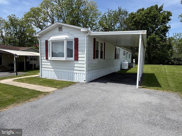 27 RIDGEWOOD MNR, Manheim, PA 17545