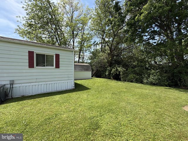27 RIDGEWOOD MNR, Manheim, PA 17545