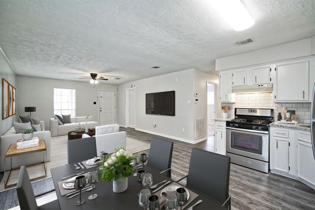 308 Lawrence Street A, Tomball, TX 77375