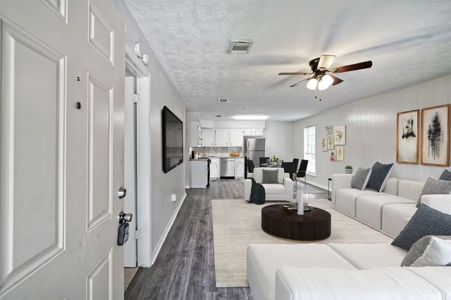 308 Lawrence Street A, Tomball, TX 77375