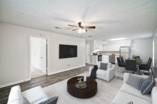 308 Lawrence Street A, Tomball, TX 77375