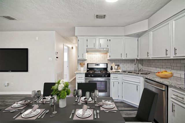 308 Lawrence Street A, Tomball, TX 77375