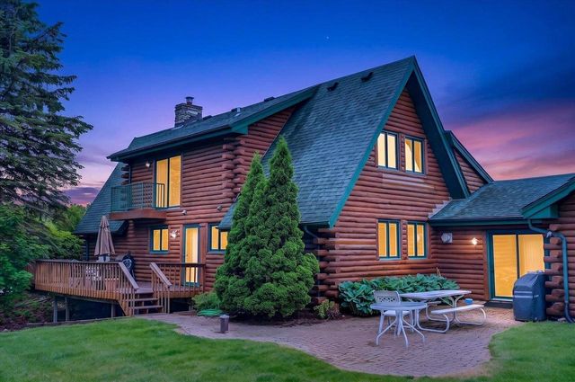 7943 Stagecoach Road, Cross Plains, WI 53528
